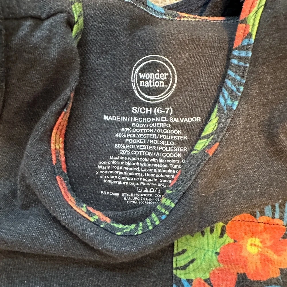 Shirt and tank lot. Sized 5/xs.